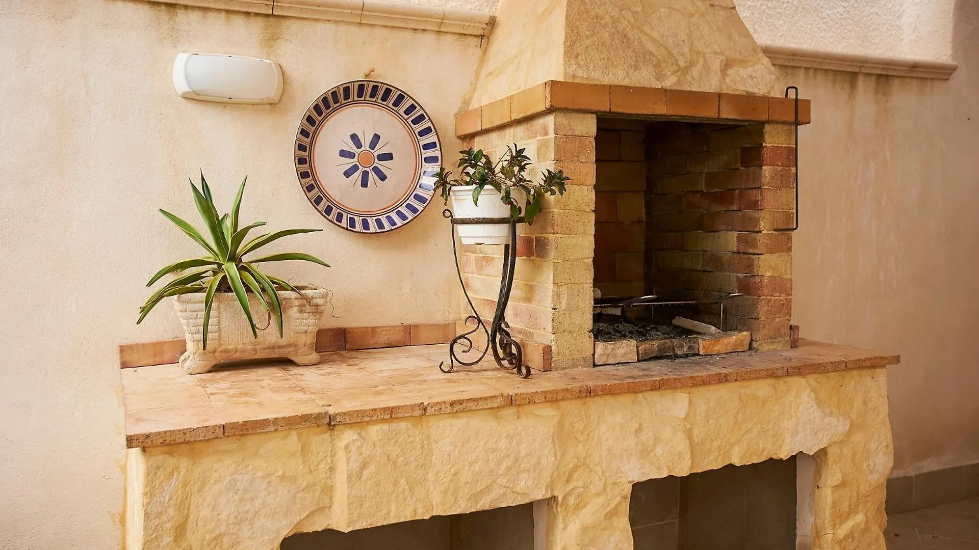 House On The Sea Garden Villa Marsala